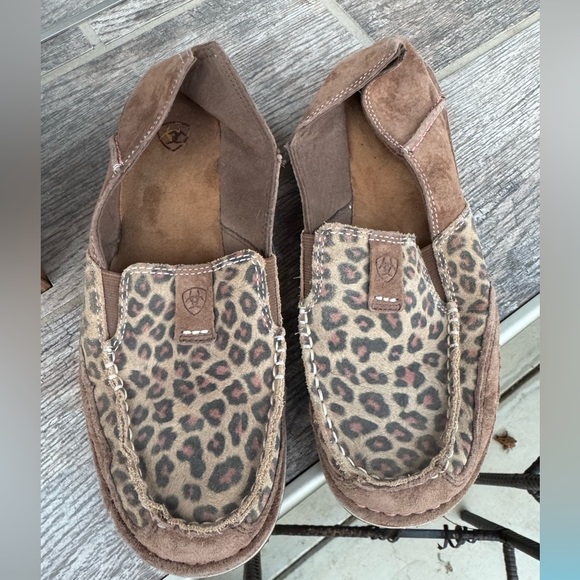 Ariat Cruiser Leopard Suede Shoe - Picture 2 of 6